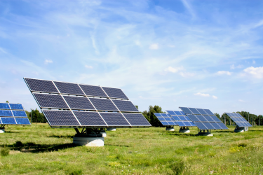 Photovoltaik Moveranlagen auf Freifläche.