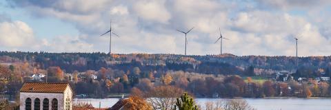 Windräder in bayerischer Landschaft (Bildquelle: NedoB / PantherMedia) Windräder in bayerischer Landschaft (Bildquelle: NedoB / PantherMedia)