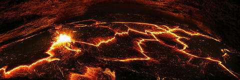 Lava eines aktiven Vulkans. (Quelle: Lukas - Fotolia.com) Lava eines aktiven Vulkans. (Quelle: Lukas - Fotolia.com)