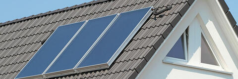 Solarthermieanlage auf einem Hausdach. (Quelle:
Kara - Fotolia.com) Solarthermieanlage auf einem Hausdach. (Quelle: Kara - Fotolia.com)