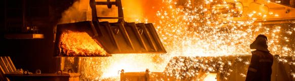 Arbeiter/in in einer Stahlproduktion (Bildquelle: MIRACLE MOMENTS - Fotolia.com) Arbeiter/in in einer Stahlproduktion (Bildquelle: MIRACLE MOMENTS - Fotolia.com)