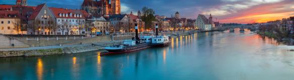 Flussseitige Ansicht der Stadt Regensburg (Bildquelle: rudi1976 – stock.adobe.com) Flussseitige Ansicht der Stadt Regensburg (Bildquelle: rudi1976 – stock.adobe.com)