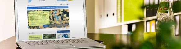 Ein Laptop auf einem Tisch. (Quelle: cm photodesign) Ein Laptop auf einem Tisch. (Quelle: cm photodesign)