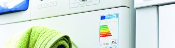 Eine Waschmaschine in Nahaufnahme mit dem Energielabel (Quelle: cm photodesign) Eine Waschmaschine in Nahaufnahme mit dem Energielabel (Quelle: cm photodesign)