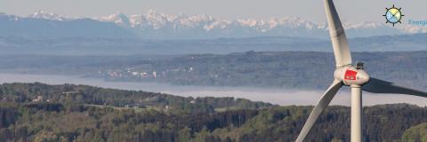 Windpark Berg vor Alpenpanorama © Ingenieurbüro Sing Aerovista Windpark Berg vor Alpenpanorama © Ingenieurbüro Sing Aerovista