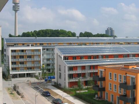 Ackermannbogen, Dächer mit Solarkollektoren, LHM