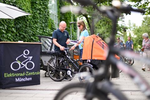 Lastenräder für Einkäufe und als Kinderwagen. (Quelle: Tobias Hase)