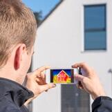 Jugendlicher mit Wärmebildkamera (schulzfoto - Adobe Stock) Jugendlicher mit Wärmebildkamera (schulzfoto - Adobe Stock)