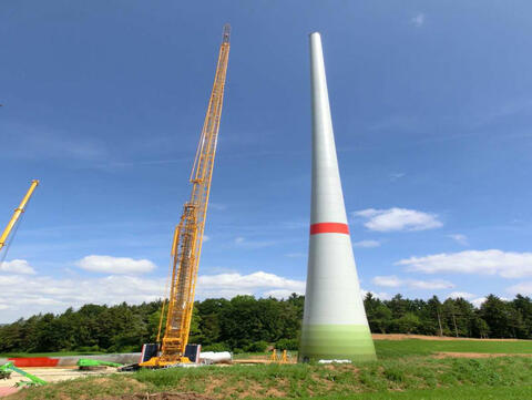 Turm während der Bauphase. (Quelle: Energie-Atlas Bayern)
