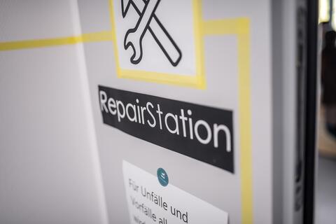 Schild RepairStation (Quelle: LfU)