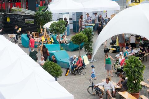 Feiern und entspannen auf dem Synergie-Festival in Aschaffenburg. (Quelle: Tobias Hase)