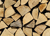 Geschichtetes Holz (Quelle: Carola Schubbel - Fotolia.com) Geschichtetes Holz (Quelle: Carola Schubbel - Fotolia.com)