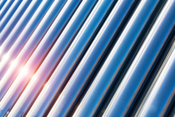 Nahaufnahme eines Vakuumröhrenkollektors. (Bildquelle: chungking - Fotolia.com) Nahaufnahme eines Vakuumröhrenkollektors.